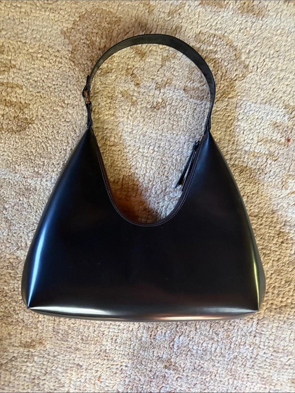 NEW BY FAR amber bag in black patent leather - Picture 6 of 7